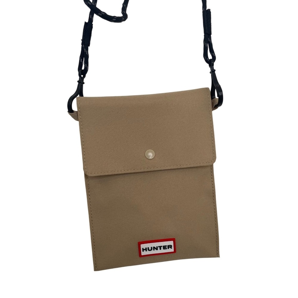 Hunter Tan Khaki Crossbody Travel Pouch Adjustable Strap Snap Closure